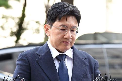 Bang Si Hyuk tặng khối tài sản khổng lồ cho HYBE giữa lúc bị điều tra