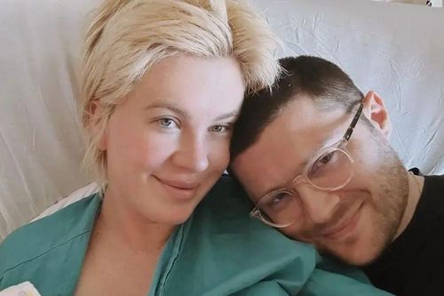 Người mẫu Ireland Baldwin đang mang thai