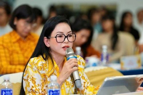 Bà Lê Hồng Thủy Tiên: Phải khiến du khách 'shopping in Vietnam', yêu cầu bán hàng nội địa bên cạnh hàng hiệu