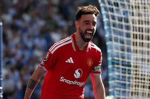 Bruno Fernandes phá kỷ lục Ngoại hạng Anh, MU thắng đậm Brighton trong ngày Carrick ký hợp đồng