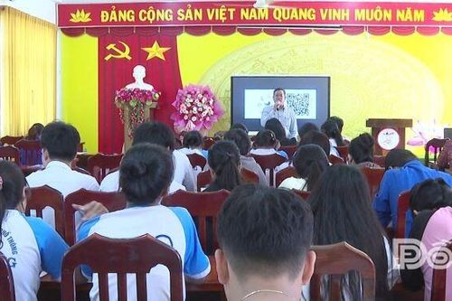 Xã Tân Hồng: Tư vấn việc làm ngoài nước và tuyển sinh du học Nhật Bản dành cho học sinh THPT