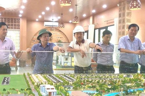 Phó Chủ tịch Thường trực UBND tỉnh Nguyễn Tuấn Thanh kiểm tra tiến độ các dự án trọng điểm