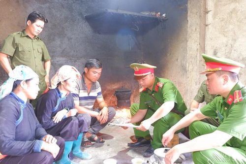 Công an xã Bản Liền ra quân tuyên truyền, quyết tâm giữ vững xã không ma túy