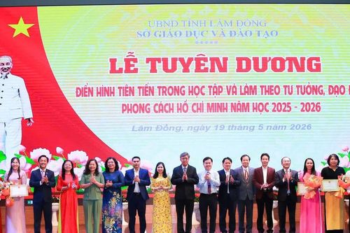 Ðưa việc học và làm theo Bác đi vào chiều sâu