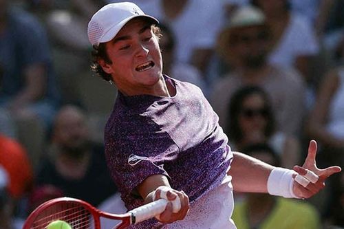 Roland Garros: Thần đồng Joao Fonseca thắng thuyết phục, hạt giống số 7 Taylor Fritz bị loại sớm