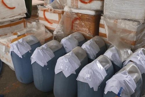 TP.HCM: Khởi tố 35 bị can trong đường dây mua bán trái phép hơn 2,4 tấn chất độc Xyanua