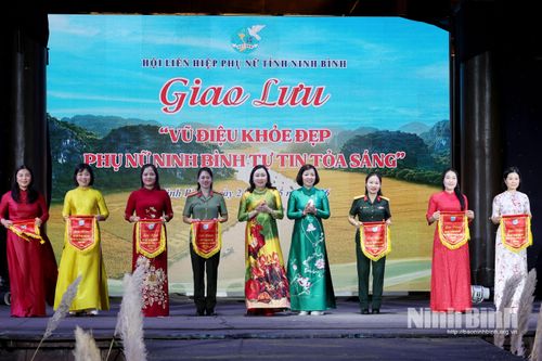 Sôi nổi Chương trình giao lưu 'Vũ điệu khỏe đẹp - Phụ nữ Ninh Bình tự tin tỏa sáng' và Hội chợ 'Phụ nữ Ninh Bình, khởi nghiệp sáng tạo - Không dùng tiền mặt'