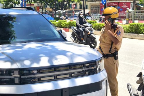 Hà Nội: CSGT xử lý hơn 2.200 phương tiện dừng đỗ trái phép trong 10 ngày