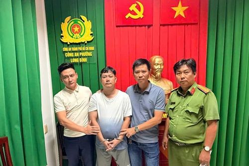 Người dân phát hiện và bắt giữ đối tượng truy nã