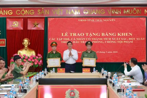 Khen thưởng thành tích xuất sắc trong phòng chống tội phạm tại Thái Nguyên