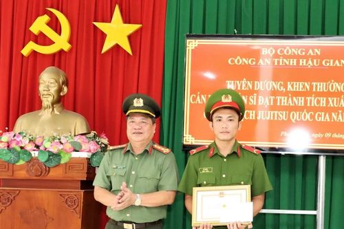 Tuổi trẻ Công an Cần Thơ viết tiếp những câu chuyện đẹp về sự cống hiến