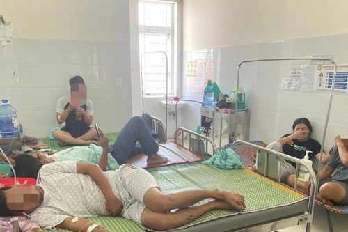 75 người nhập viện, nghi ngộ độc thực phẩm do ăn bánh mì