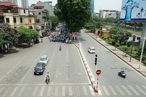 Dừng xe giữa đường để tránh nắng có thể bị xử phạt