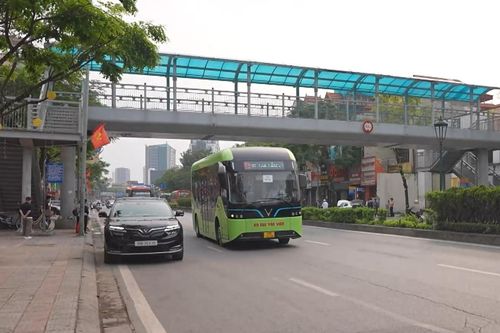 Hà Nội tăng tốc xe buýt điện, thúc đẩy giao thông xanh