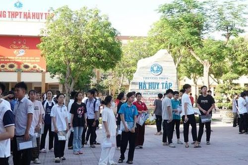 Hơn 49.000 thí sinh ở Nghệ An thi lên lớp 10