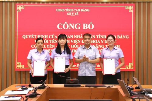 Công bố quyết định tên Bệnh viện Y học cổ truyền tỉnh và công tác cán bộ