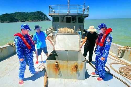 Cảnh sát biển phát hiện tàu chở 22.000 lít dầu D.O không rõ nguồn gốc