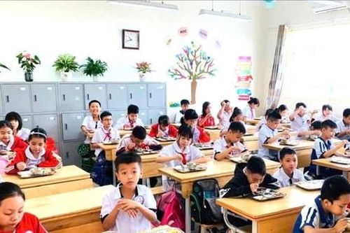 Hà Nội hướng dẫn quy trình 10 bước tổ chức bữa ăn bán trú