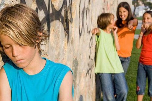 Cha mẹ giàu đến đâu cũng khó 'gánh' nổi nếu con có 3 biểu hiện này