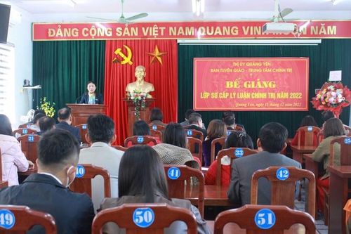 Đang học Trung cấp Lý luận chính trị có được bổ nhiệm Phó Trưởng phòng?
