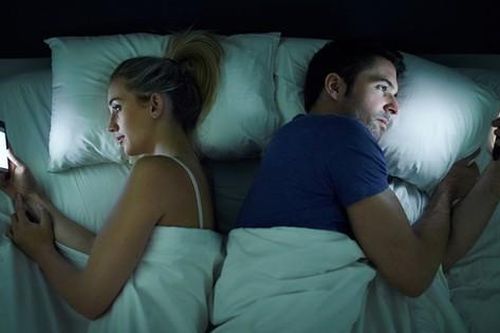 Tỷ lệ sinh toàn cầu lao dốc sau khi điện thoại thông minh ra đời