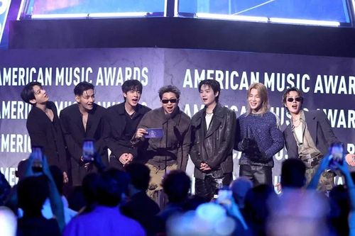 AMAs 2026: BTS xác lập cú đúp lịch sử, biến lễ trao giải trở thành 'sân nhà'
