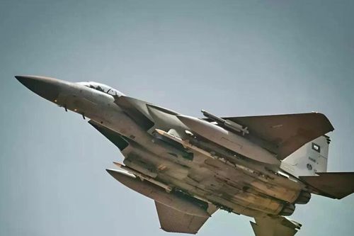 Cuộc cách mạng công nghệ khi tiêm kích F-15 mang tên lửa IRIS-T
