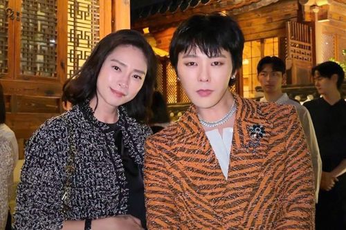 Ngô Thanh Vân chụp ảnh cùng G-Dragon
