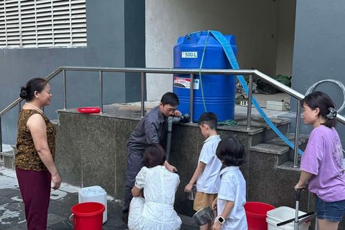 Nắng nóng đỉnh điểm và nỗi lo 'đảo nhiệt đô thị': Hà Nội có thiếu nước sạch?