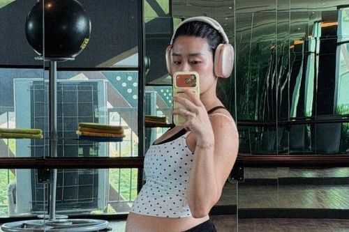 Vợ Rhymastic khoe ảnh bụng bầu