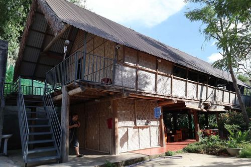 Nhà dài của người M'Nông vùng hồ Lắk
