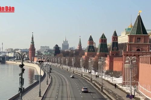 [Video] Nga cảnh báo tăng tập kích Kiev, kêu gọi người nước ngoài rời đi