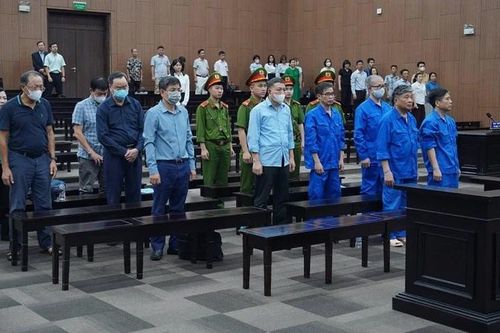Vụ án tại Bộ Y tế: Chờ đợi một bản án nghiêm khắc, nhân văn