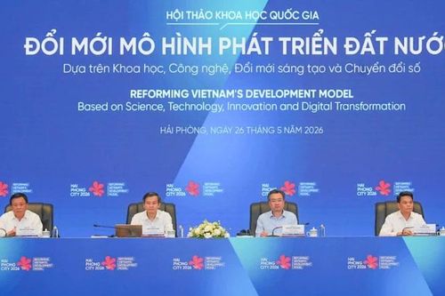 Hội thảo khoa học quốc gia về đổi mới mô hình phát triển đất nước