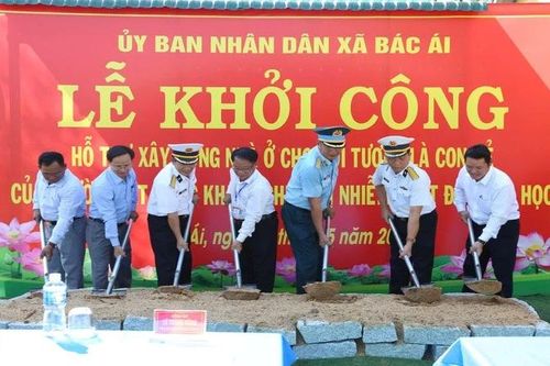Vùng 4 Hải quân xuất quân xây dựng nhà ở hỗ trợ gia đình chính sách tại Khánh Hòa