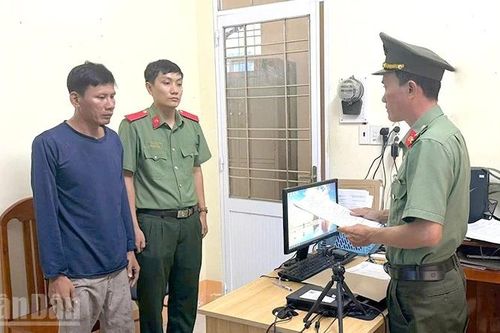 Đồng Tháp: Khởi tố bị can về tội 'Sử dụng trái phép vũ khí quân dụng'
