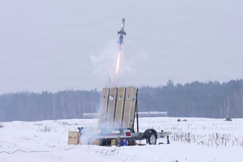 Quân sự thế giới hôm nay (26-5): Mỹ thử nghiệm hệ thống đánh chặn UAV bầy đàn IonStrike