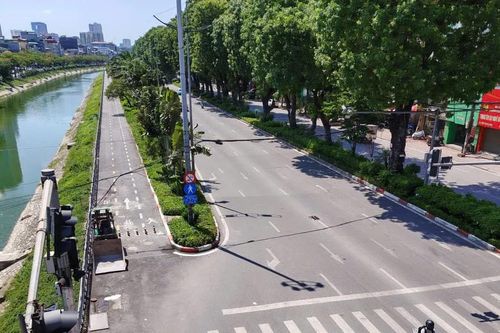 Nắng nóng như thiêu đốt, báo động hiểm họa sốc nhiệt