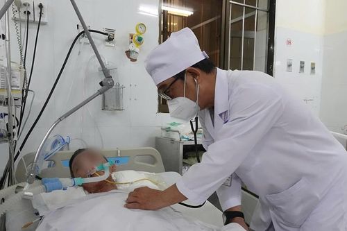 Uống rượu mua ở tiệm tạp hóa, một người ở Cà Mau tử vong