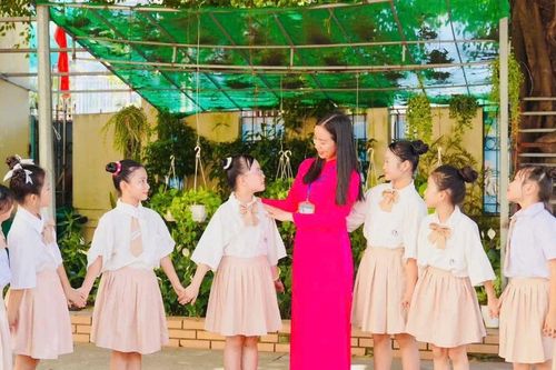 Cô giáo Mạc Thị Thanh Như - người giữ lửa cho một mái trường sau sáp nhập