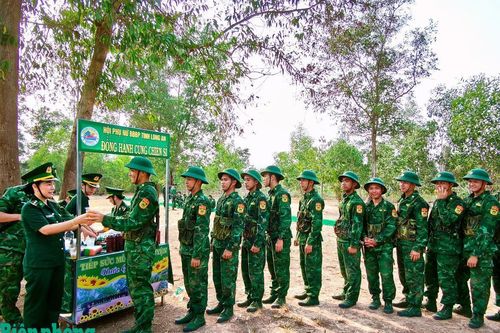 Giữ vững sức khỏe bộ đội trong thời tiết nắng nóng cực đoan