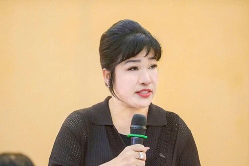 Chuyển đổi xanh: Khi 'tấm vé vào thị trường' không còn là giá rẻ