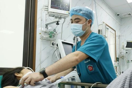 Thời tiết nắng nóng gay gắt: Nguy cơ sốc nhiệt, đột quỵ