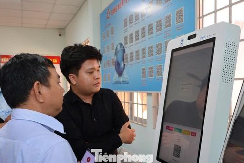Thử nghiệm robot lễ tân, AI giải quyết thủ tục ngoài giờ hành chính