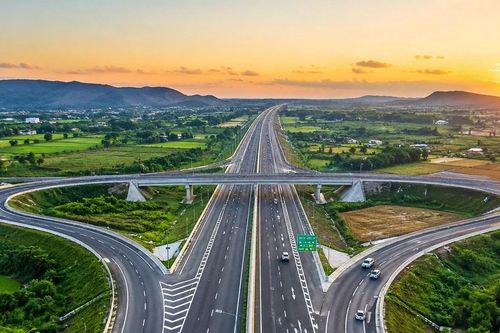 Đắk Lắk quy hoạch 5 tuyến cao tốc, nghiên cứu mở đường sắt xuống biển