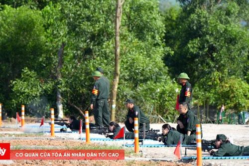 Những 'bóng hồng thép' trên thao trường