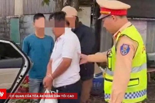 CSGT đưa người đàn ông mắc bệnh tâm thần trở lại bệnh viện trong đêm