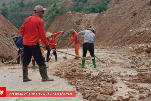 Mưa lớn gây sạt lở nhiều điểm trên Quốc lộ 6, khẩn trương bảo đảm giao thông