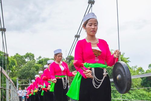 Về nơi đánh cồng, lưu giữ 10.000 chiếc chiêng