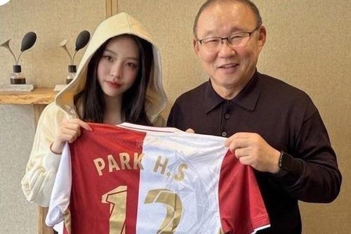 HLV Park Hang Seo gây địa chấn bóng đá Thái Lan